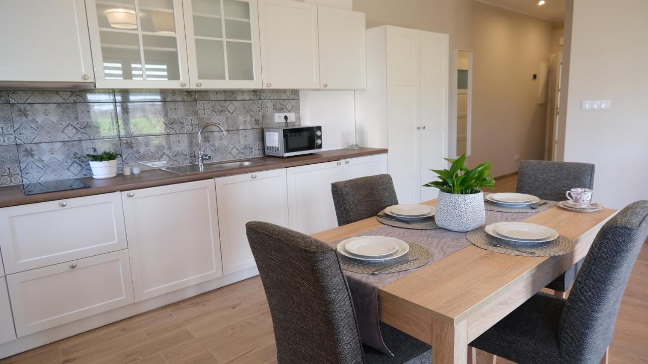 Komfort Apartament นาเวงชูฟ ภายนอก รูปภาพ
