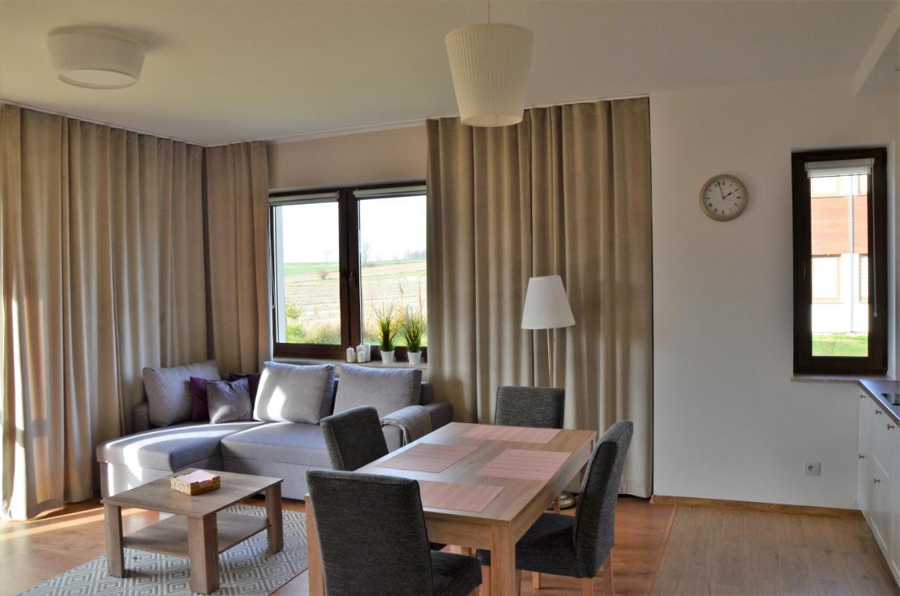 Komfort Apartament นาเวงชูฟ ภายนอก รูปภาพ