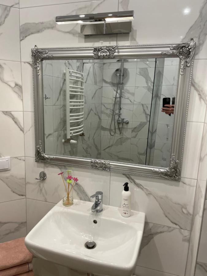 Komfort Apartament นาเวงชูฟ ภายนอก รูปภาพ